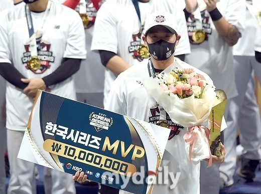 2021 한국시리즈 MVP 수상했던 박경수./마이데일리