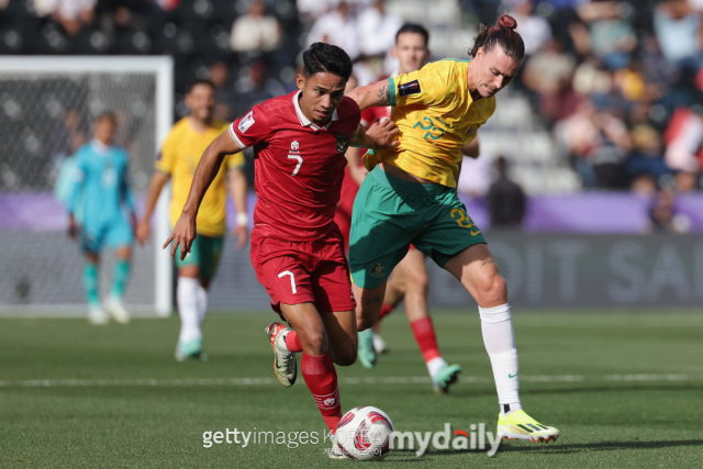 인도네시아 국가대표 출신인 19살 신동 마르셀리노 페르디난이 잉글랜드 축구 두 번째 상위 리그인 잉글랜드 풋볼리그(EFL)에 진출했다. 신태용 인도네시아 국가대표 감독도 그를 선발할 정도로 뛰어난 실력을 갖추었다고 한다. /게티이미지코리아