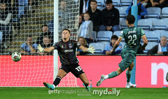 토트넘 홋스퍼가 코벤트리 시티를 상대로 2-1 역전승을 거뒀다. 손흥민은 후반 17분 교체 투입됐다/게티이미지코리아