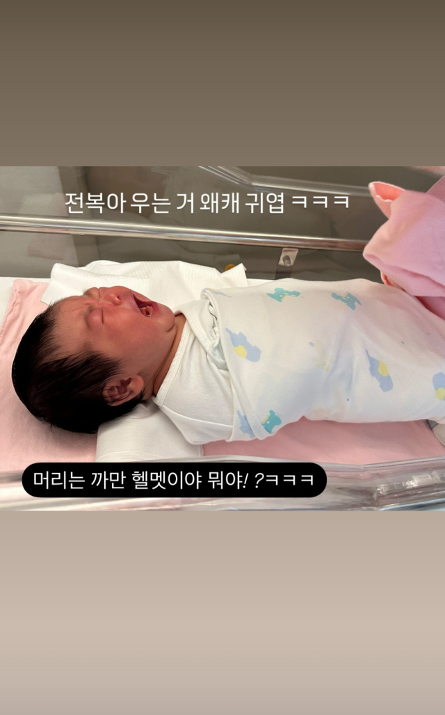 딸의 근황을 공개한 개그맨 박수홍과 그의 아내 김다예./개그맨 박수홍, 김다예 부부 딸 SNS