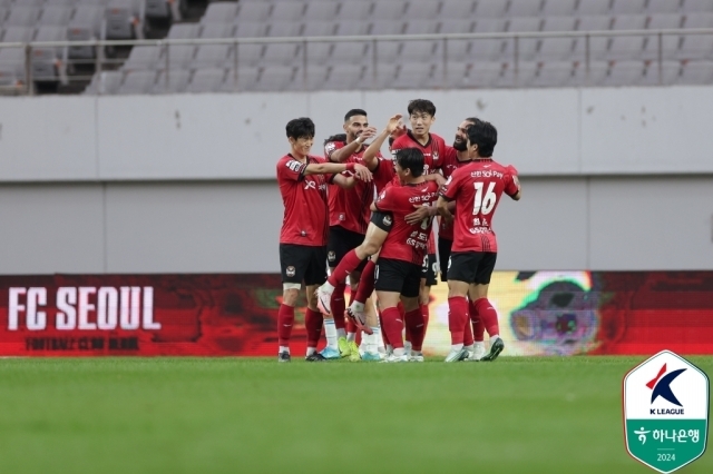 FC서울과 포항 스틸러스의 경기 모습/한국프로축구연맹