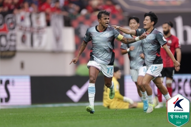 FC서울과 포항 스틸러스의 경기 모습/한국프로축구연맹