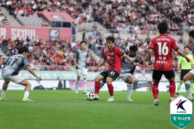 FC서울과 포항 스틸러스의 경기 모습/한국프로축구연맹