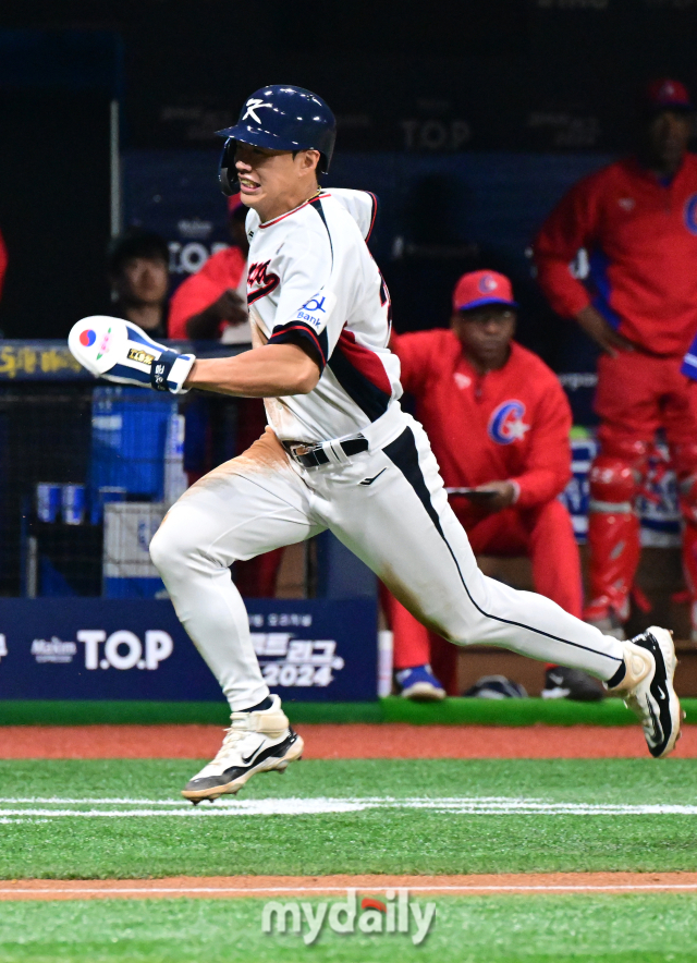 2024 세계야구소프트볼연맹(WBSC) 프리미어12 대표팀 송성문./마이데일리