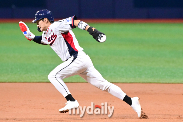 2024 세계야구소프트볼연맹(WBSC) 프리미어12 대표팀 신민재./마이데일리