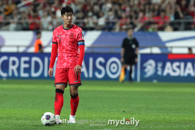 손흥민은 쿠웨이트 원정 득점과 함께 A매치 50호골을 기록하며 황선홍 감독과 함께 한국축구 A매치 득점 순위 공동 2위에 올랐다./게티이미지코리아