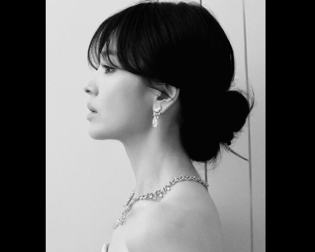 송혜교 사진에 팬들이 칭찬 댓글을 남겼다. / 송혜교 소셜미디어 캡처 